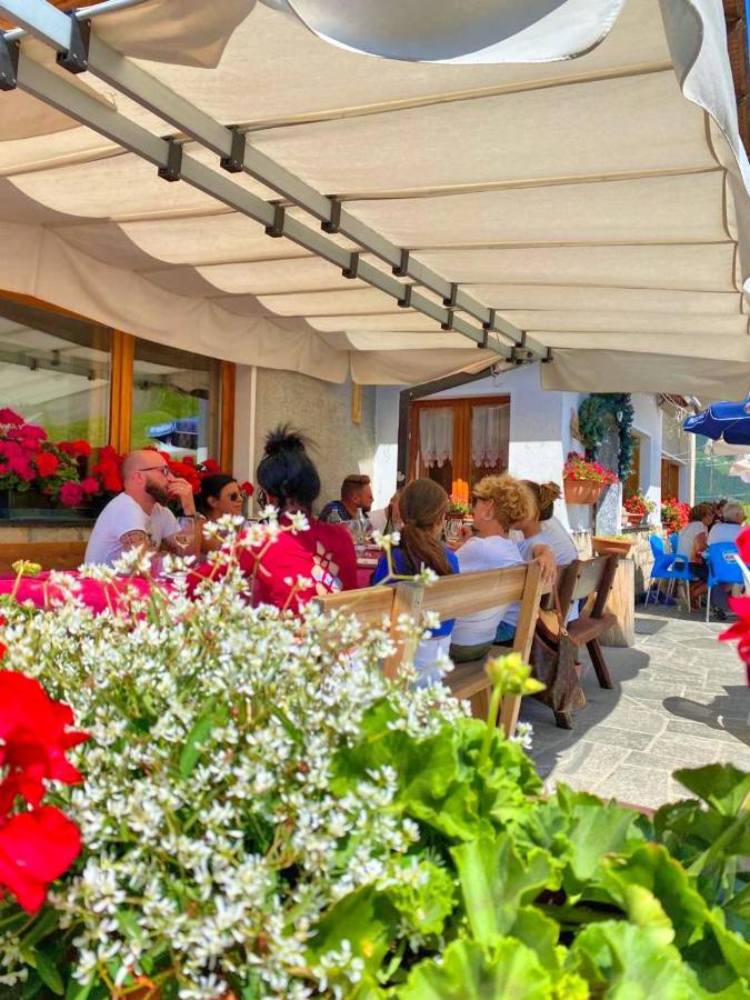 Albergo Ristorante San Pietro Valdisotto Exterior foto